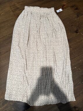 Smocked Waist Cream Floral Midi Skirt